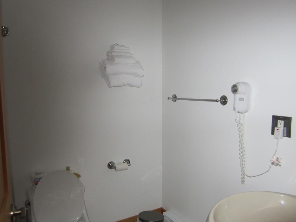 The Lodge At Skeena Landing Terrace Room photo